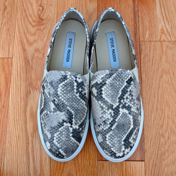 Steve Madden Snakeskin Slip on Loafers - Picture 3 of 10